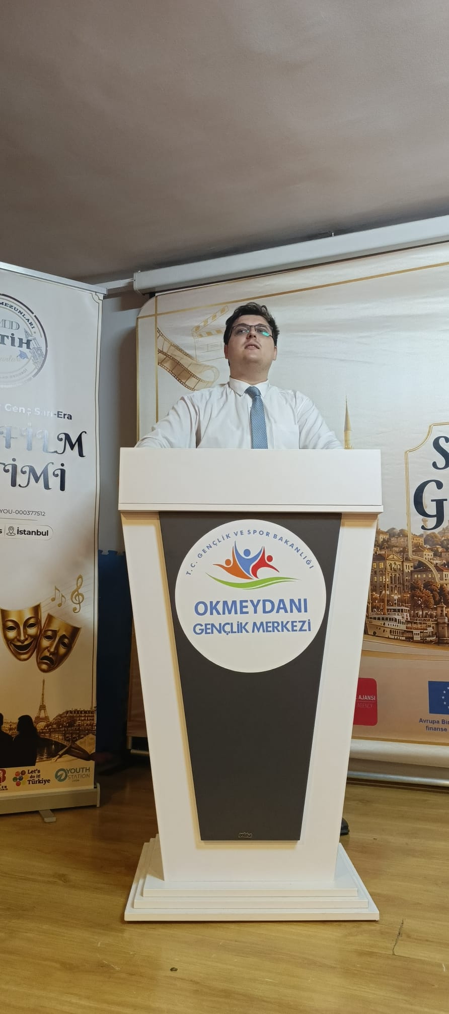Sn. Ahmet Can Uçak Genç ERA Projesinde sunum yaparken .